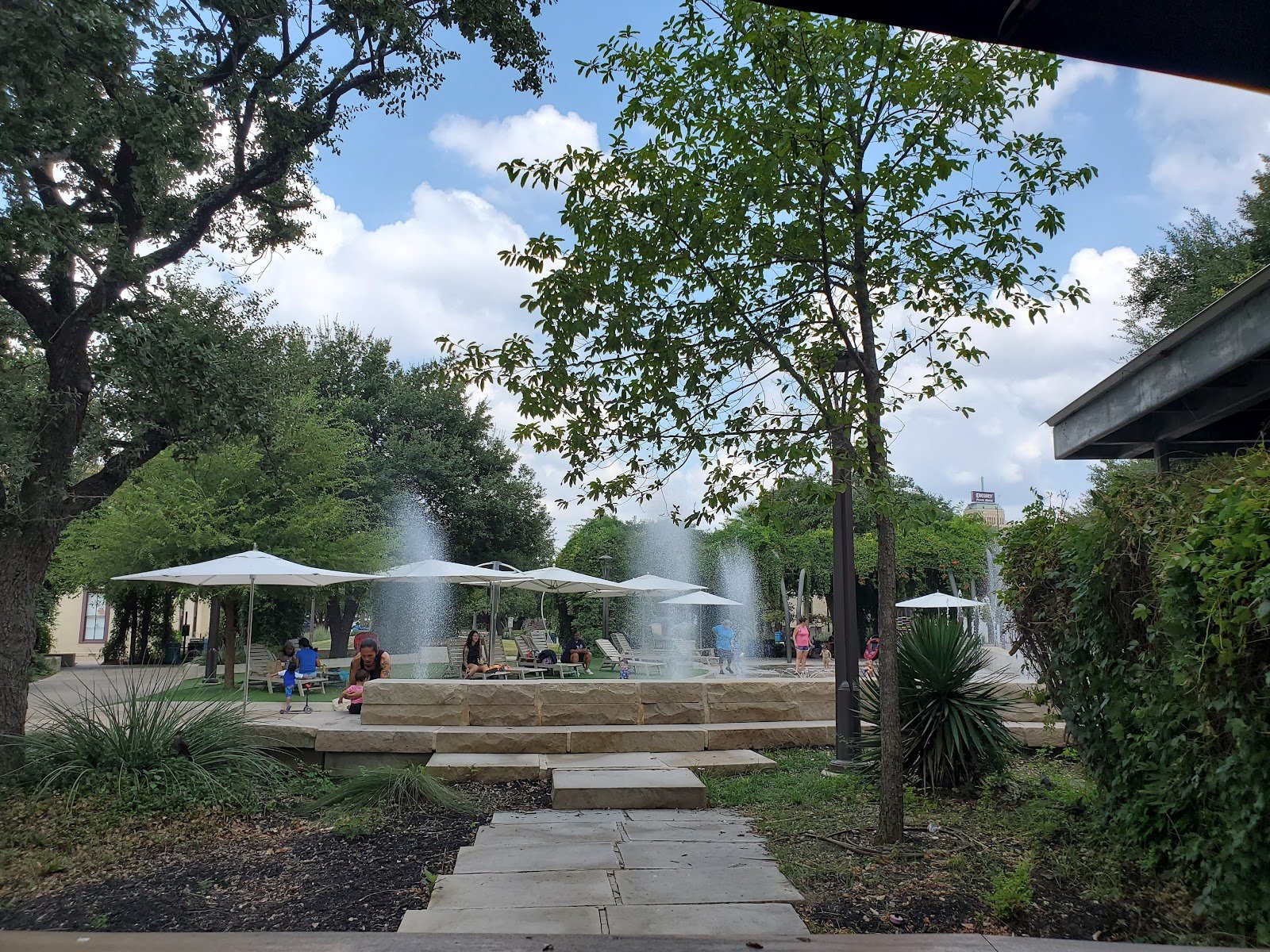 playground-and-splashpark-4