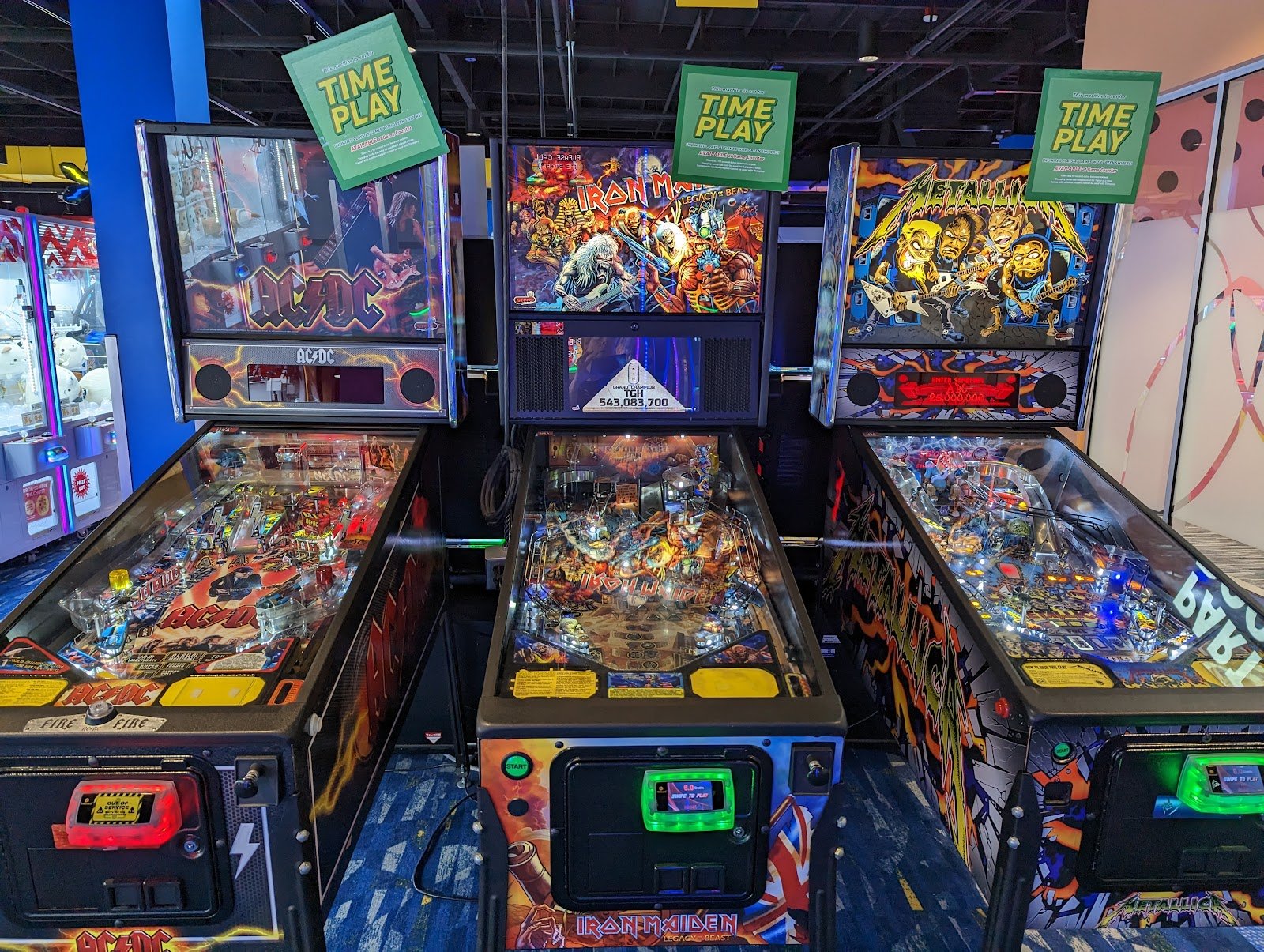 round1-bowling-arcade-vancouver-mall-1