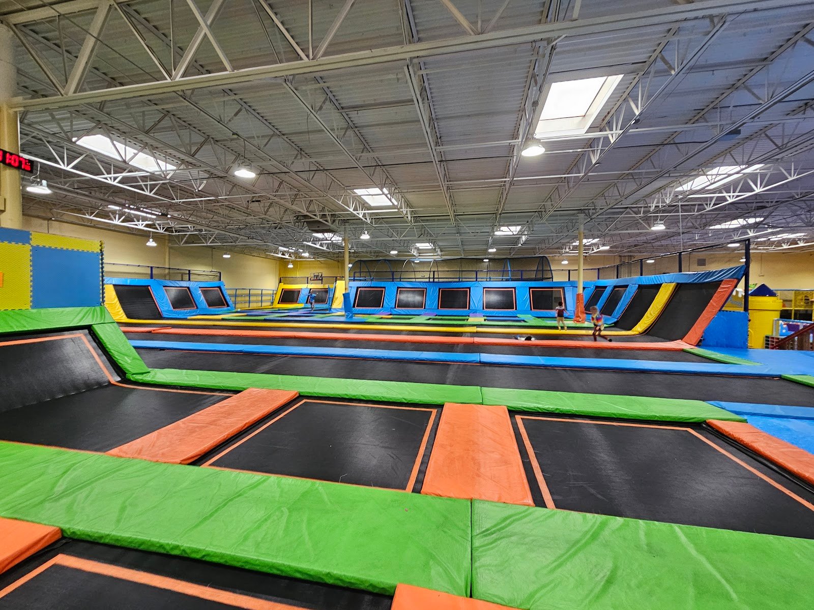 sky-sports-trampoline-park-houston-3