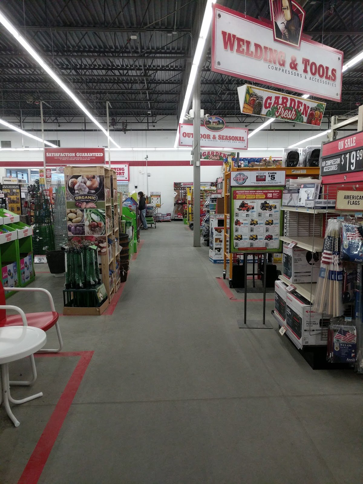 tractor-supply-co-3